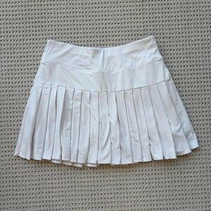 White pleated tennis skirt with shorts